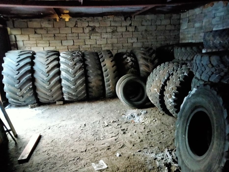 Шины 18.00 - 25 на погрузщик.