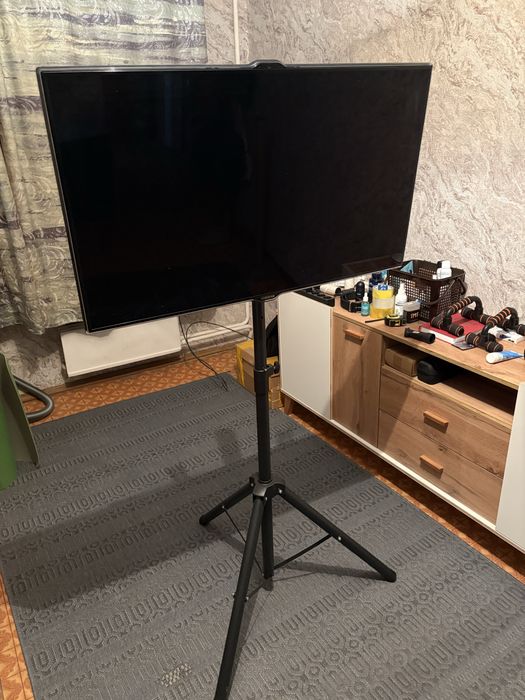 Продам аппаратуру Behringer + ТВ