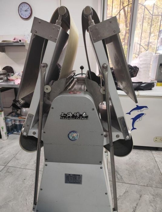 Продам тестораскаточную машинку