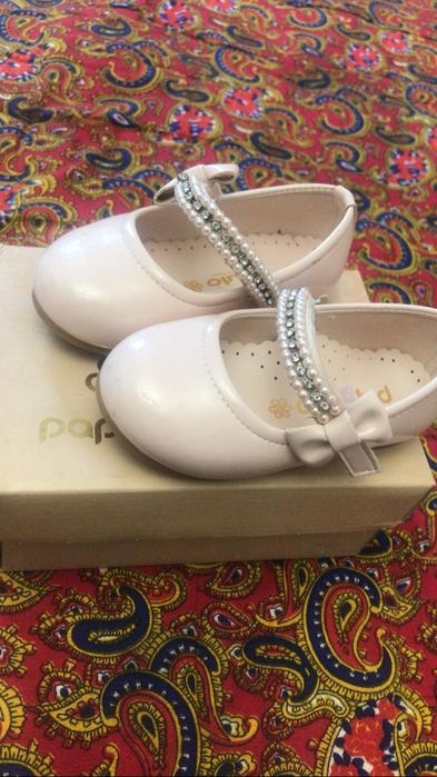 Продам нарядные туфли