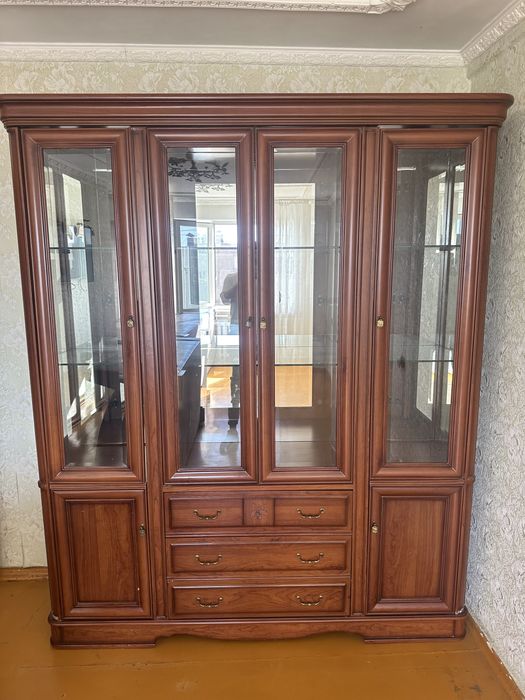 Продаю Шкаф Стенку в гостиную