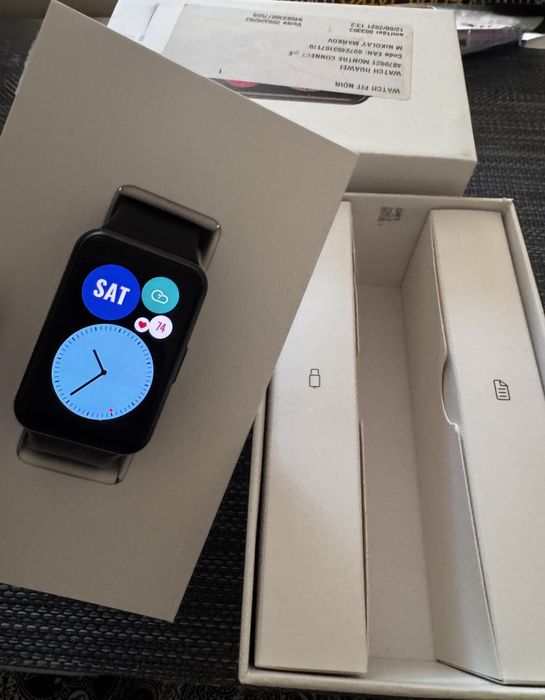 Huawei Watch Fit в отлично състояние