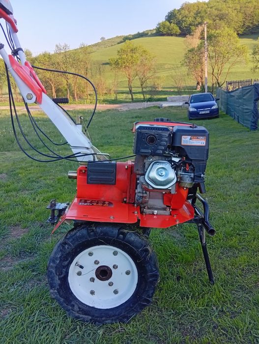 Vind motocultor de 9 ,5 cai