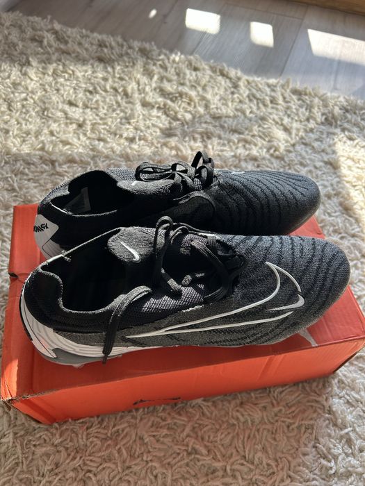 Бутсы Nike Phantom новые 40 размер