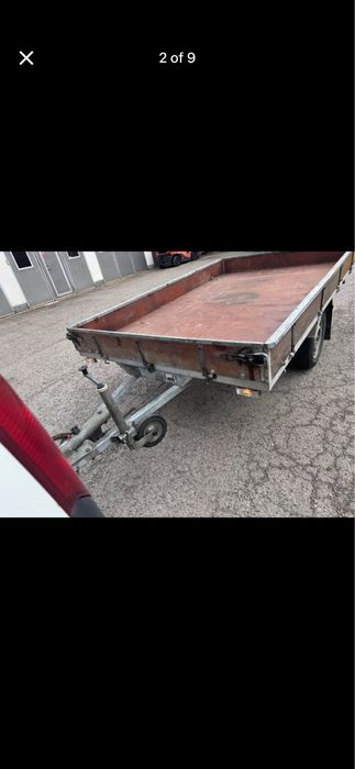 Remorcă cu sistem frânare, incarcatura 520 kg