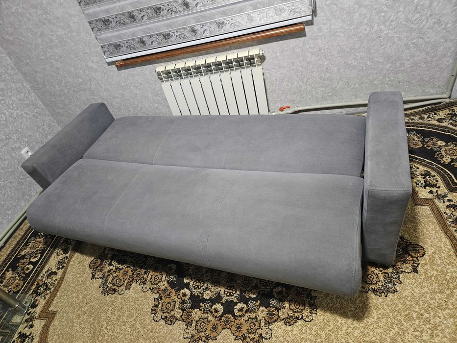 Диван раскладной ,паласы