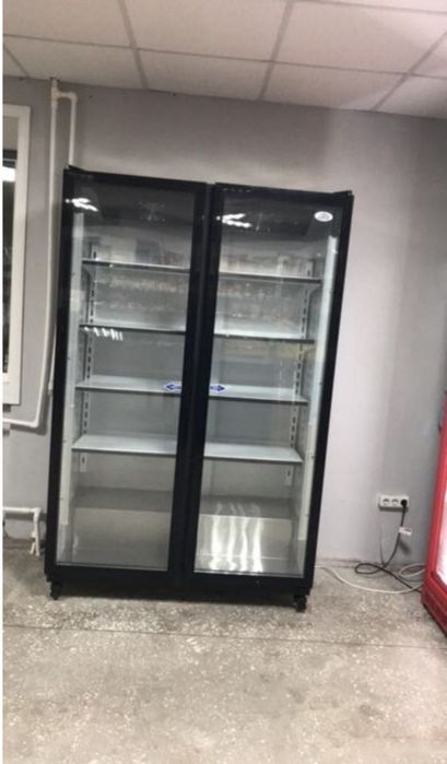 Холодильник ветринный!