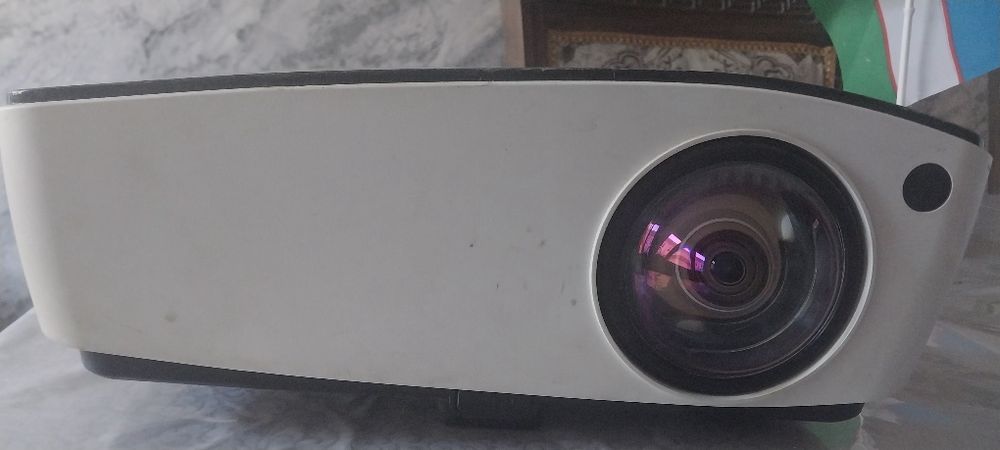 Проектор сотилади миллион келиштирамиз