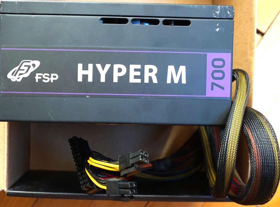 Захранване HYPER M 700W - ново, с комплект кабели