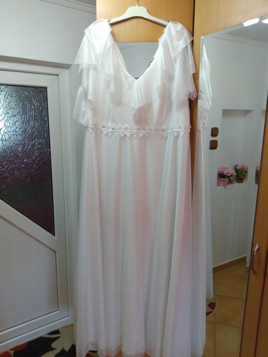 Vand rochie de seara