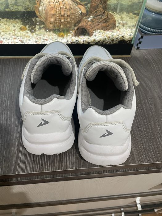 Кроссовки детские. Б/у. Размер 32