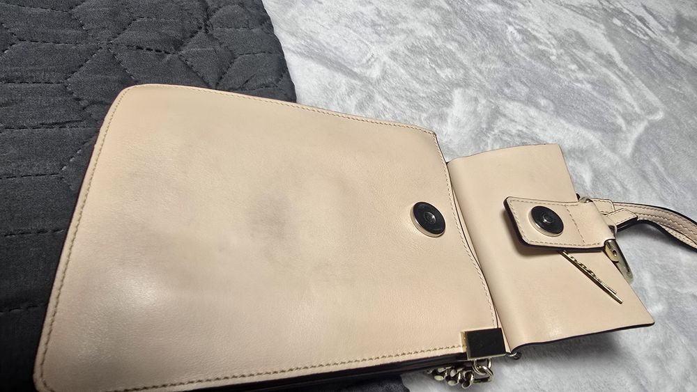 Geanta crossbody Chloe Faye impecabila,piele suede,bej,