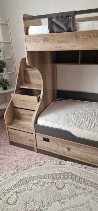 Спальный гарнитур