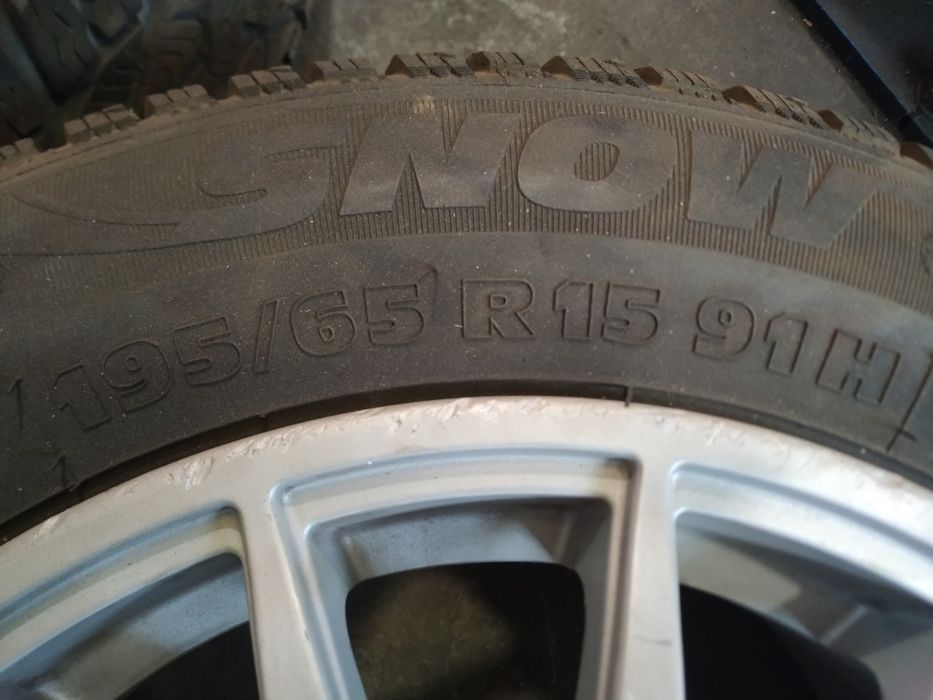 Джанти 15" 5x114,3 със зимни гуми 195,65,15