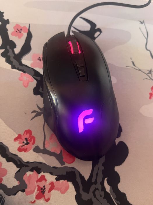 Продам игровую мышку Dearmoif