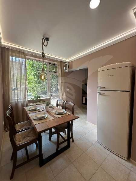Продава се Четиристаен апартамент в София, Хладилника - 130 кв.м за 1766 €/кв.м - Снимка #3