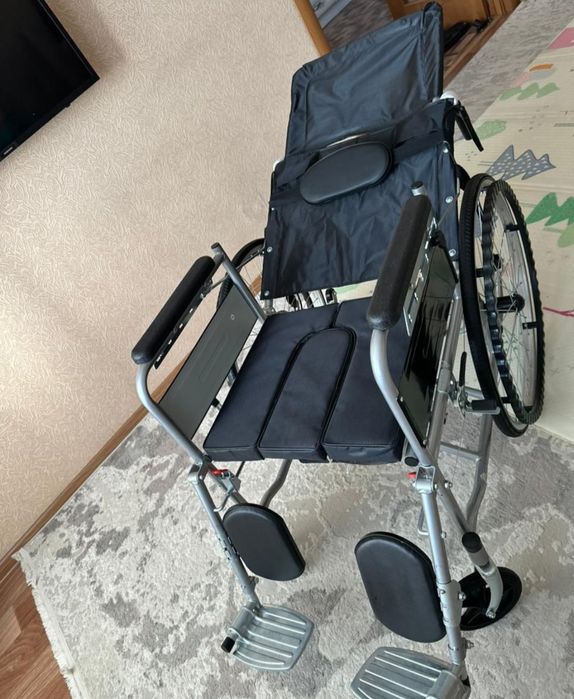 Продам инвалидную коляску