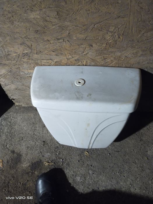 Продам 2 бочка от унитаза