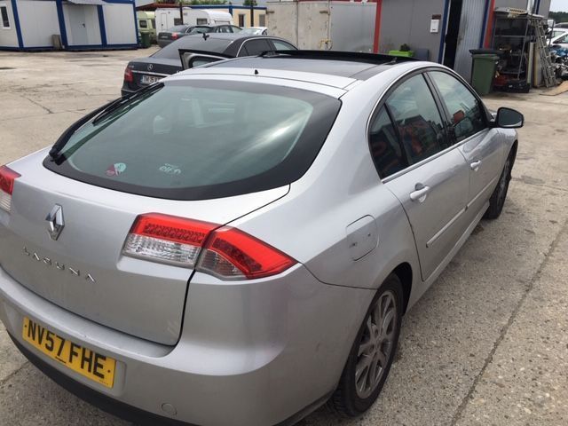 Dezmembrez Renault Laguna 3 2.0DCI