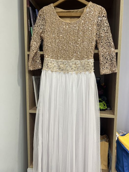 Нарядное красивое платье