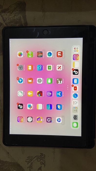 Продам айпад 6 поколение