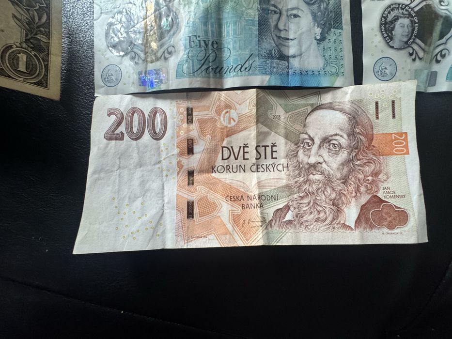 Vand diverse bancnote - lire, dolari, coroane cehe, dongi vietnamezi