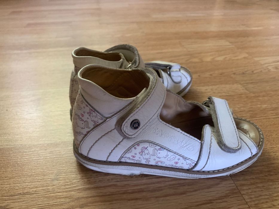 Кожаные босоножки Tapiboo