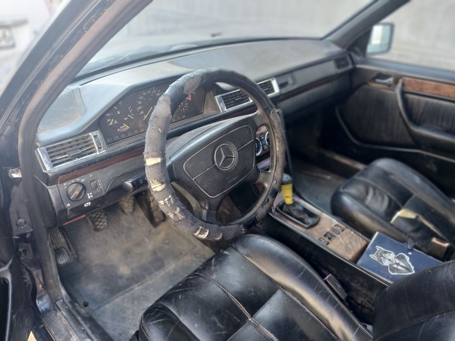 автомобиль Мерседес бенц