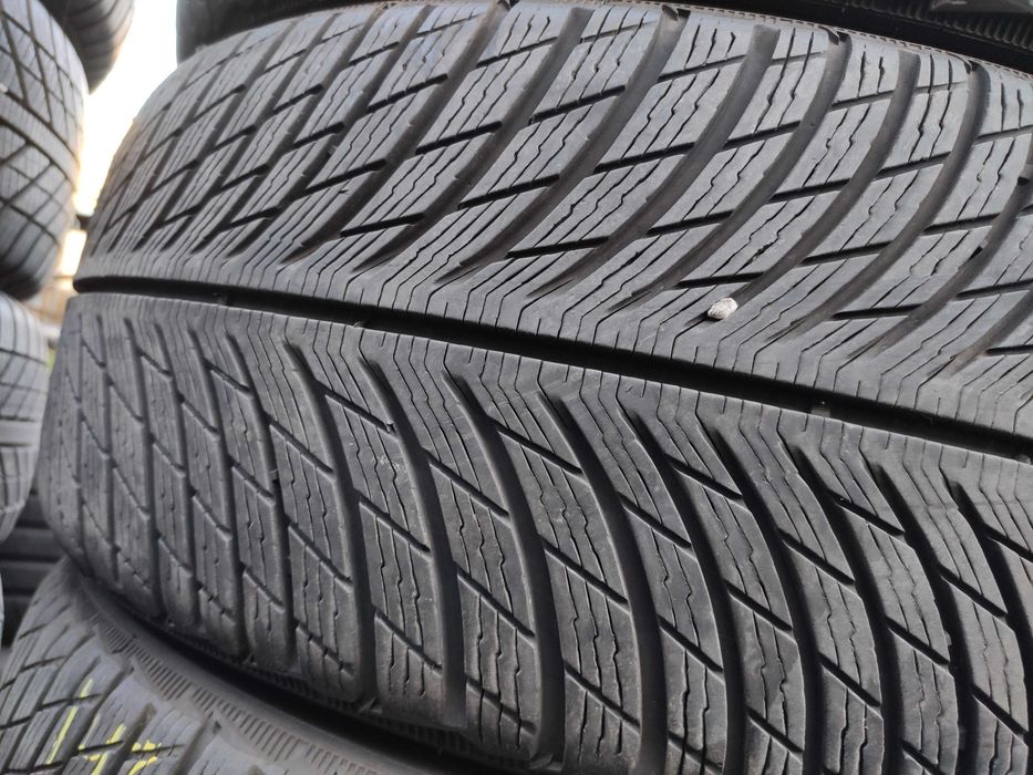 4бр Зимни гуми 235 45 20 - Michelin
