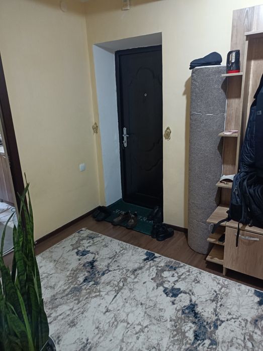 Дом сотилади отчопарда 2 хона 2 чи этажда