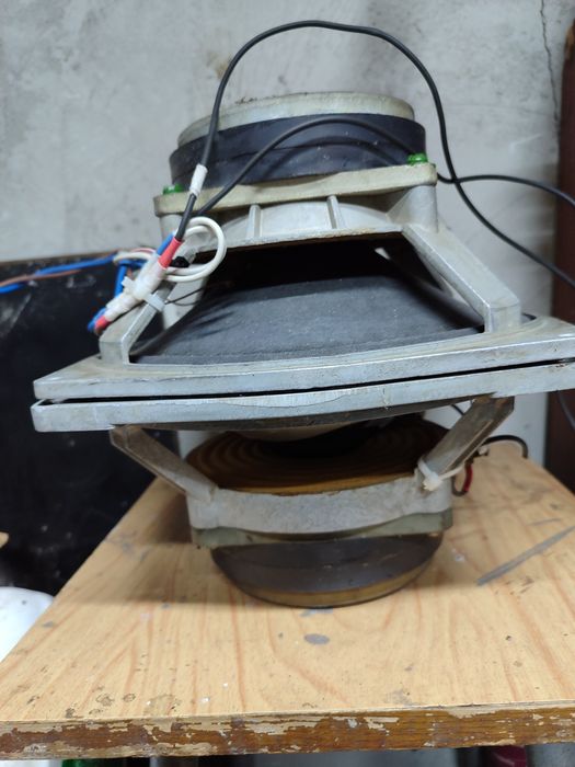 Два динамика 75гдн на 4 Ом