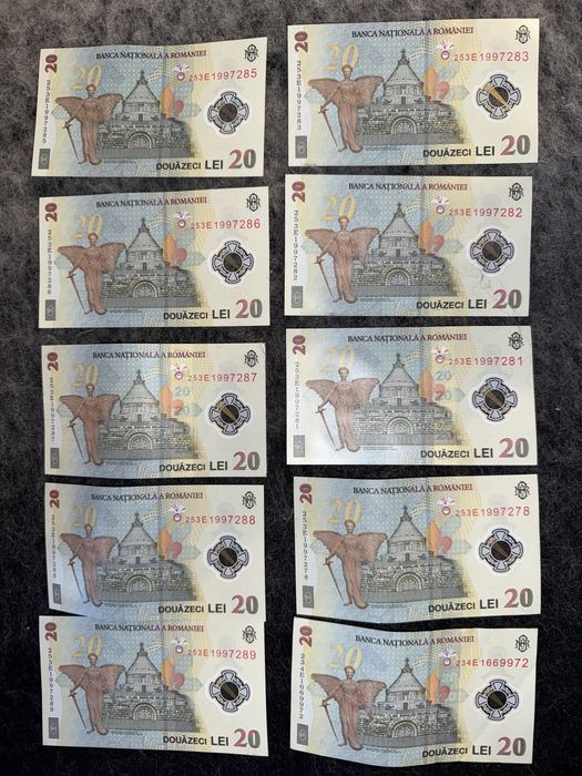 Pentru colectionari bancnote cu serii consecutive