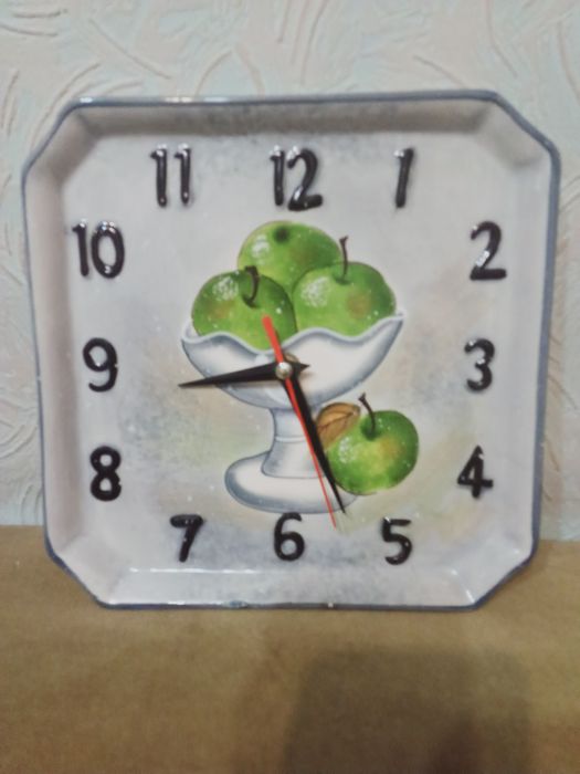 Продам, настенные часы ,б/у