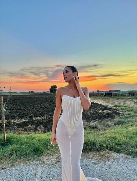 Чисто нова рокля  XS бляскава корсет бюстие дълга златни нишки