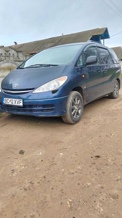 Se vinde mașină Toyota Previa în stare bună de funcționare.