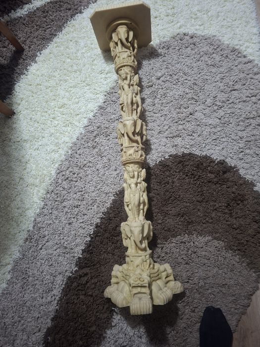 Piedestal asiatic rasina