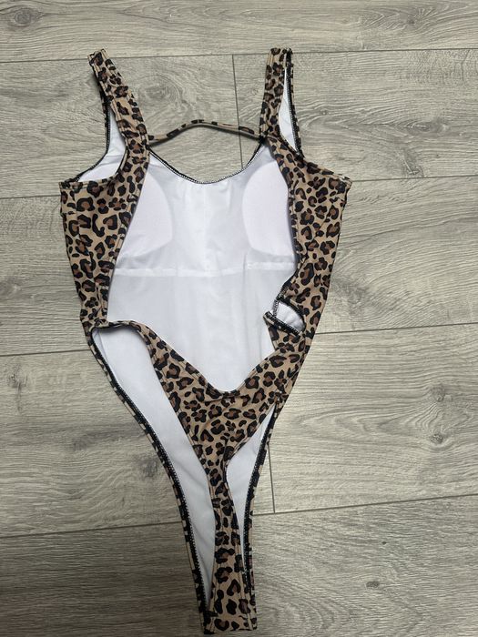 Costum de baie intreg