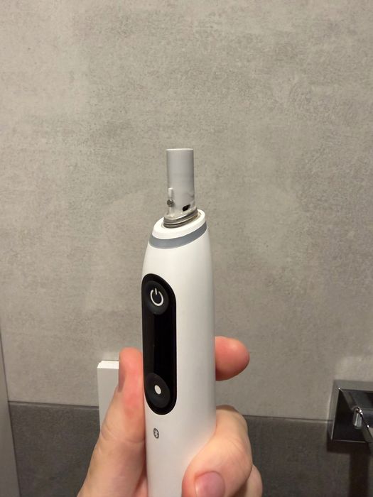 Четка Oral-B iO6 (с проблем)