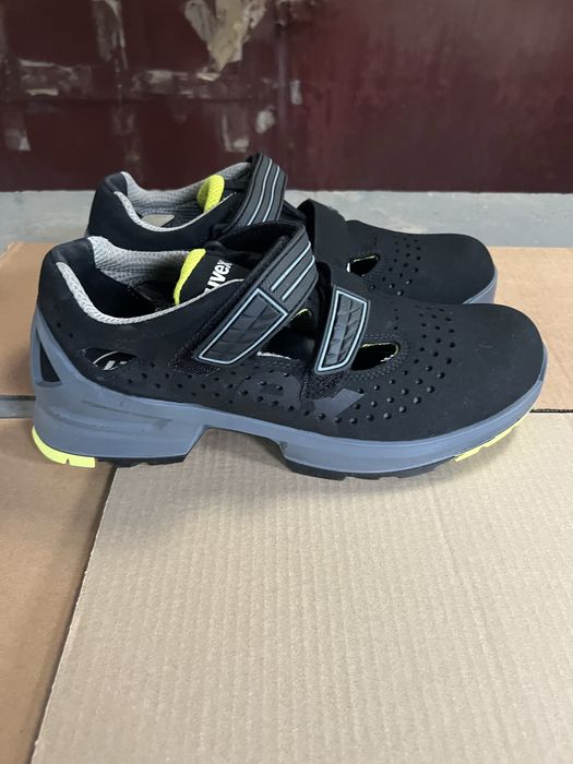 Vand sandale protectie Uvex marimea 45