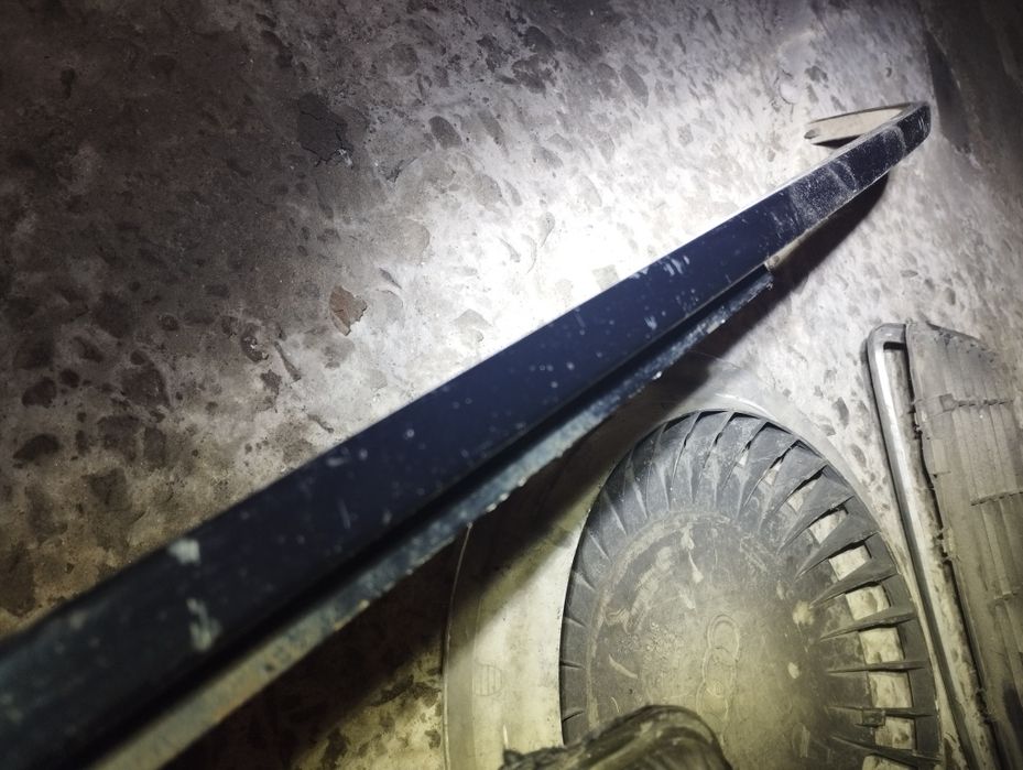 Сабля Audi 80 B4