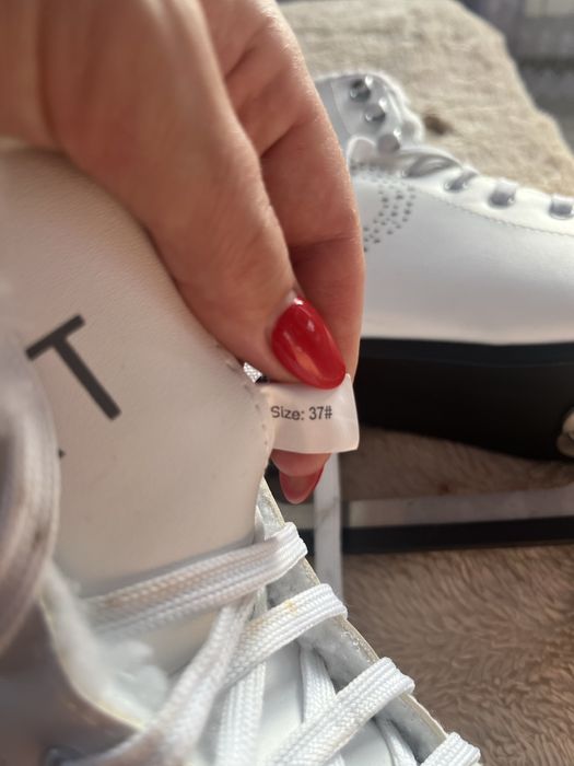 Продам хорошие коньки.