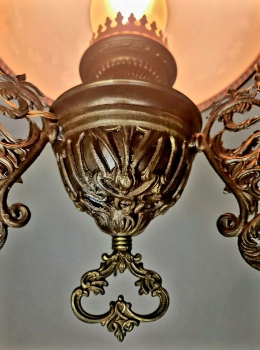 Очарователен полилей  Луи 16