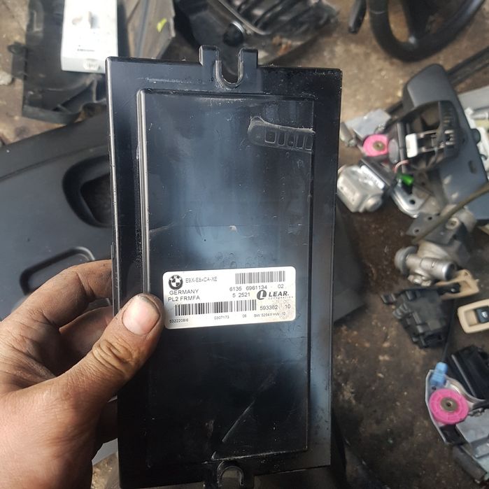 Казанче течност за чистачки за БМВ е90