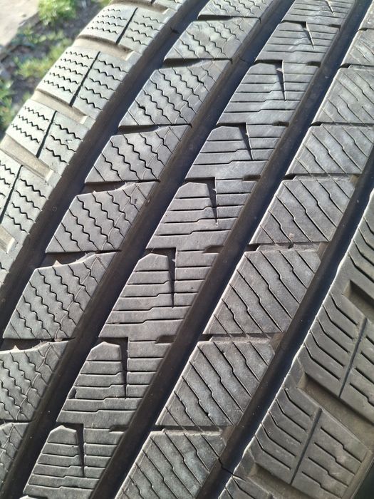2 Anvelope de iarnă  255 55 r20 Vredestein