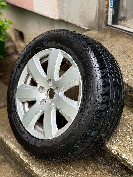 Vând Set complect de jante și anvelope Audi VW