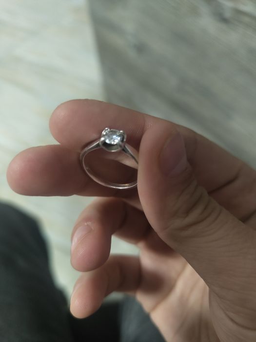 Продам кольцо 20к