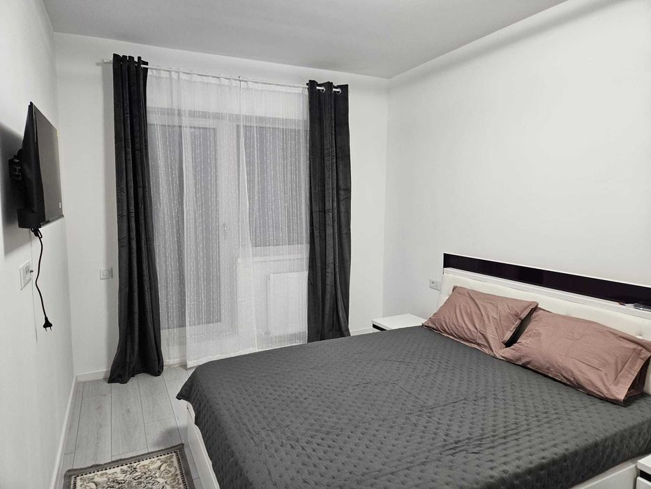 Inchiriere apartament 2 camere  -Complex Maniu 141+ loc parcare