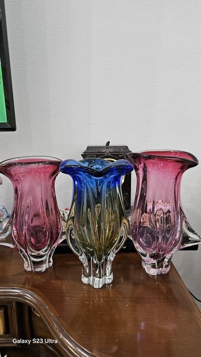 Продаются вазы ,чешские .Уточнять