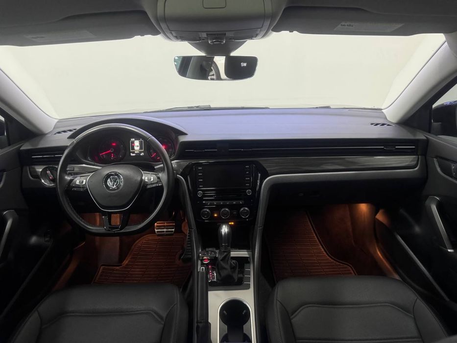 Volkswagen Passat 2.0  R-Line