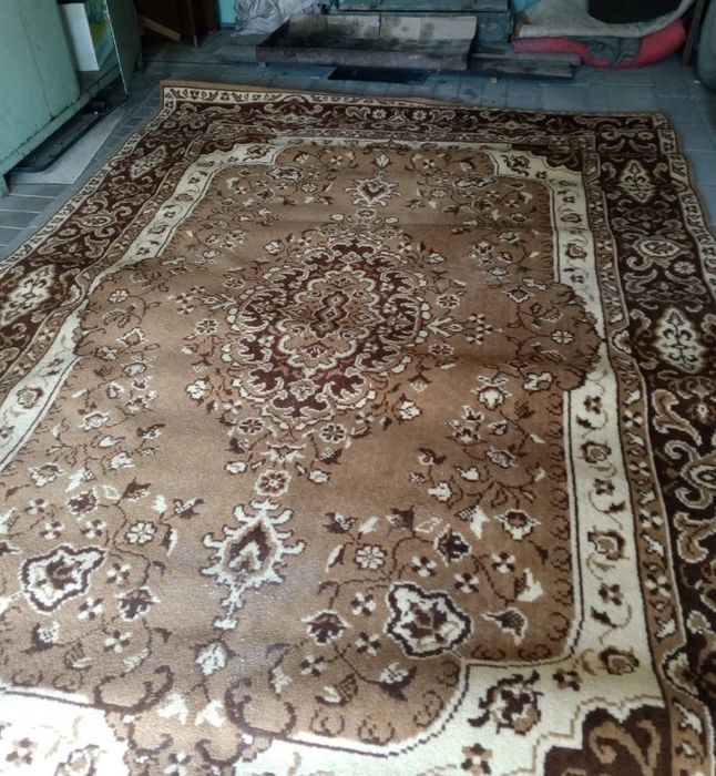 Продам ковёр новый